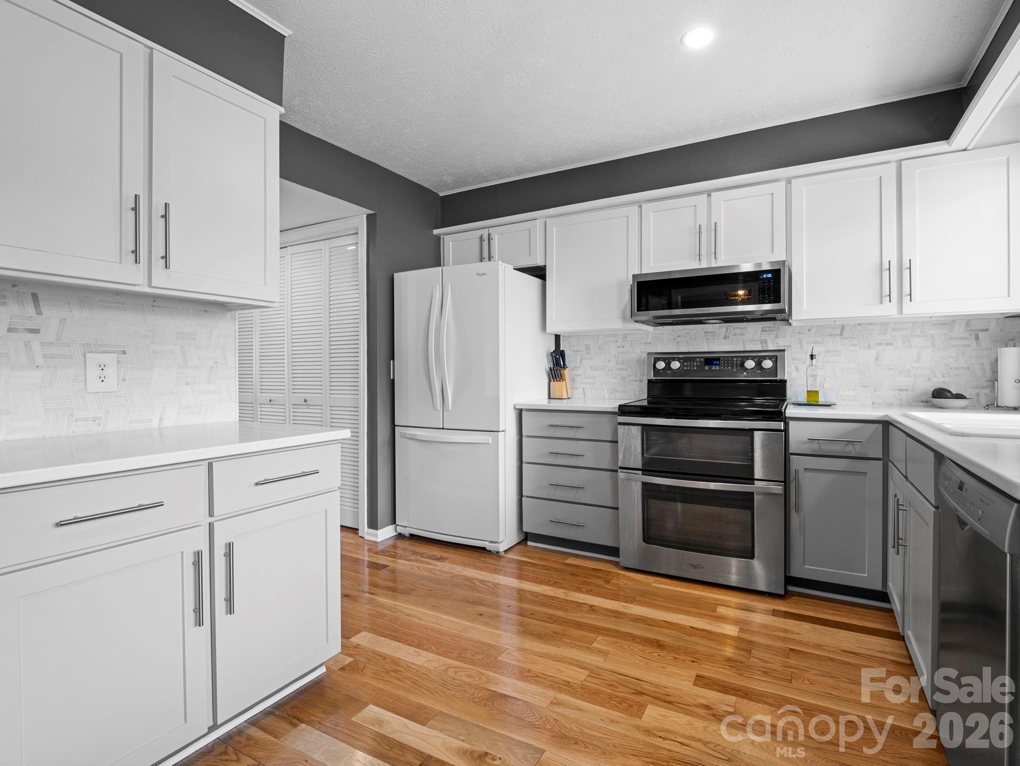 88 Laurelwood Circle W 10