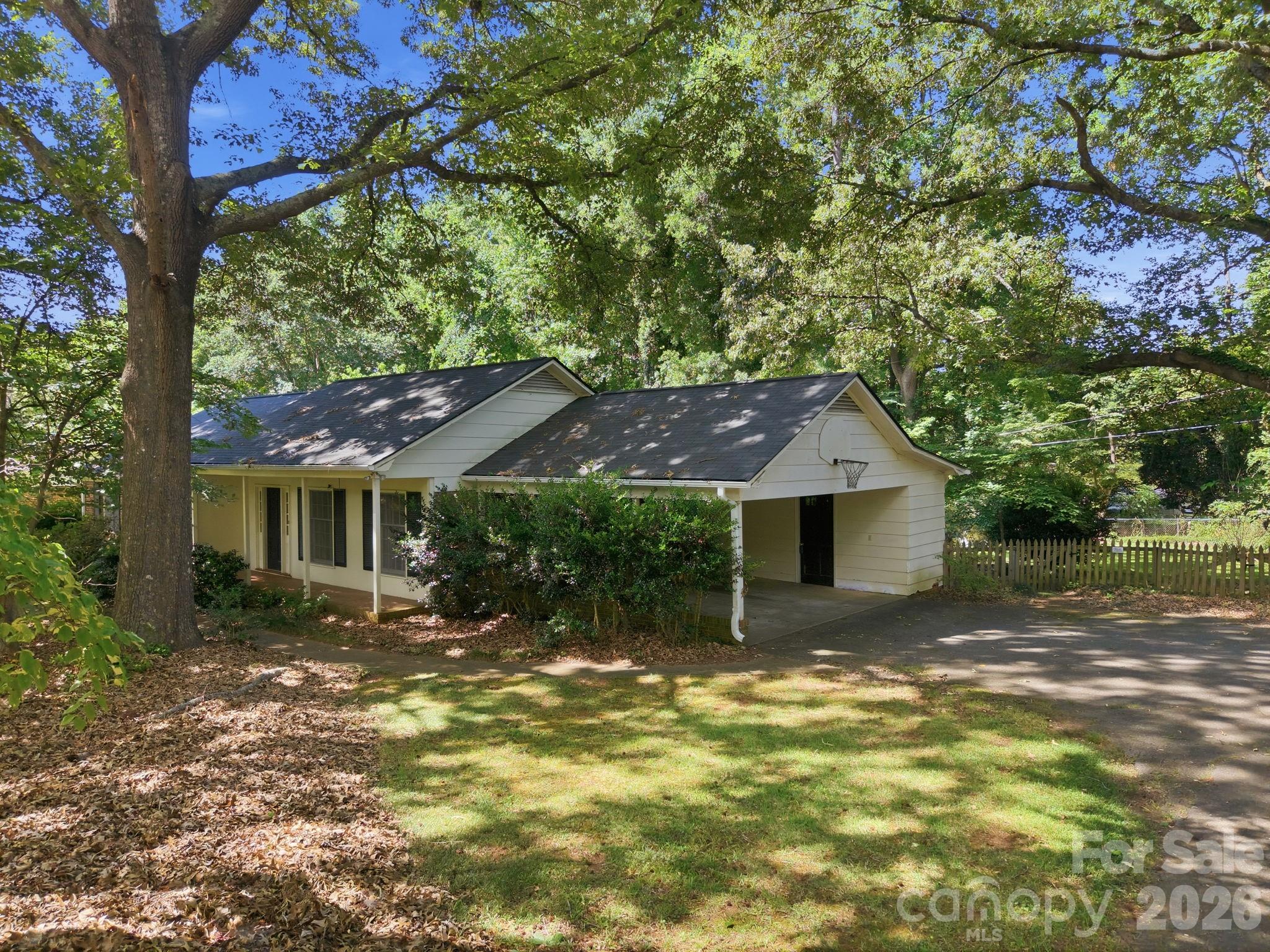 8801 Holiday Drive