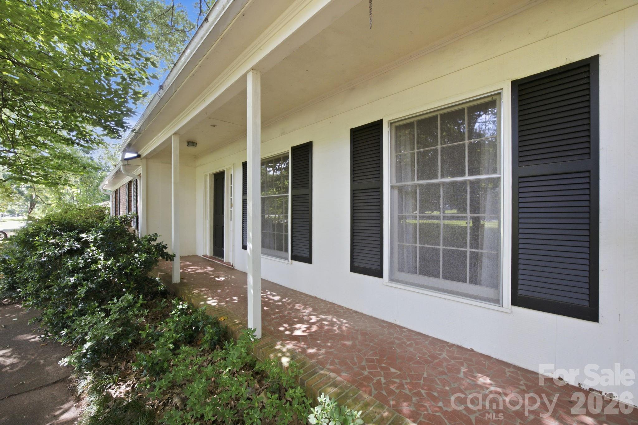 8801 Holiday Drive