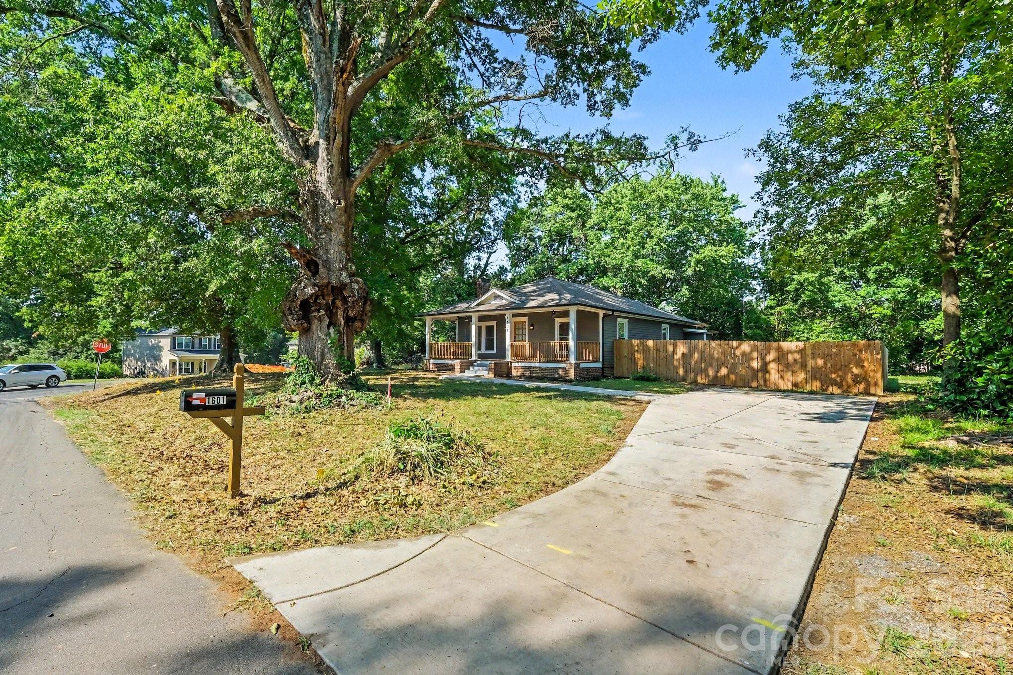 1601 Lawing Road