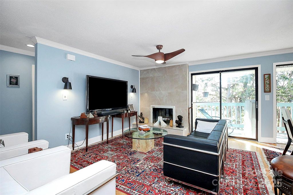 listing image 0