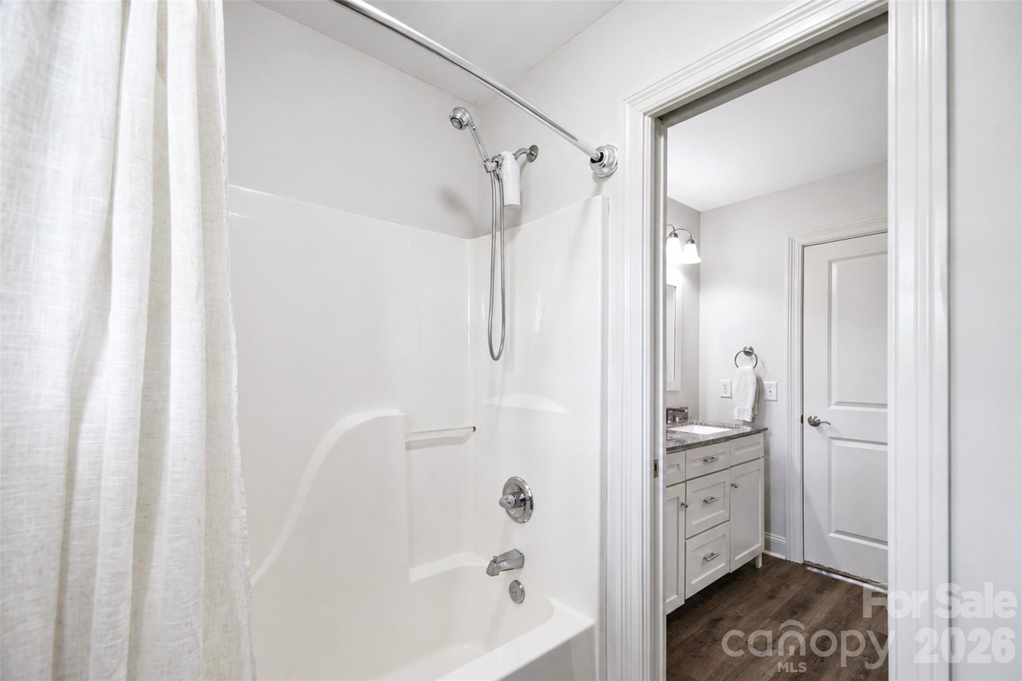 Carolando - Residential