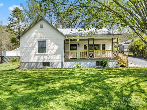 Photo of 377 Cabin Road, Spruce Pine, NC 28777 (MLS # 4256421)