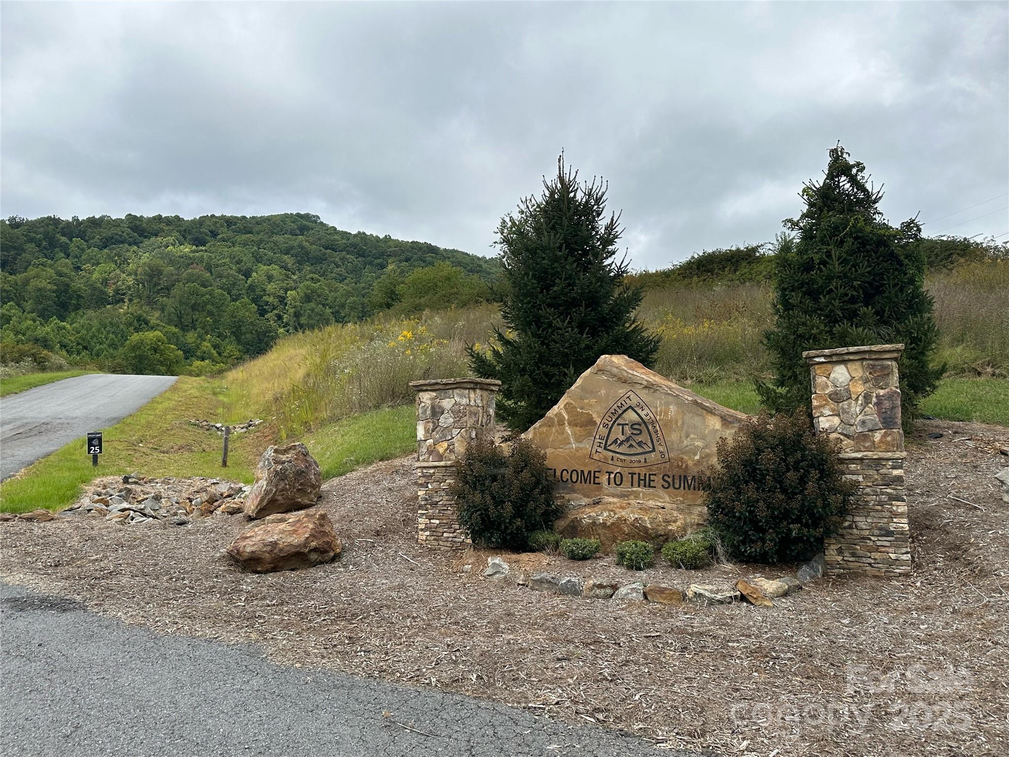 The Summit of Asheville - Land