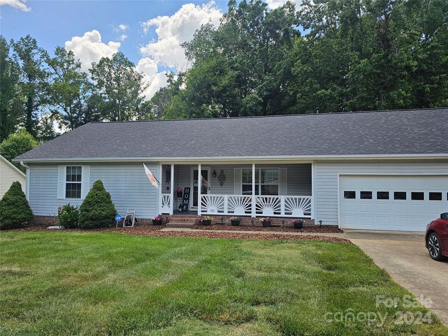 This well-maintained 3-bedroom, 2-bathroom home offers over 2000 square feet of living space. It boasts a spacious family room with access to a deck overlooking a fenced-in backyard and a convenient storage shed. The master bedroom features two walk-in closets and a double sink vanity in the attached bathroom. Additional highlights include an inviting living room, an eat-in kitchen, and a double car garage. Located close to highways and shops, it combines comfort with accessibility.