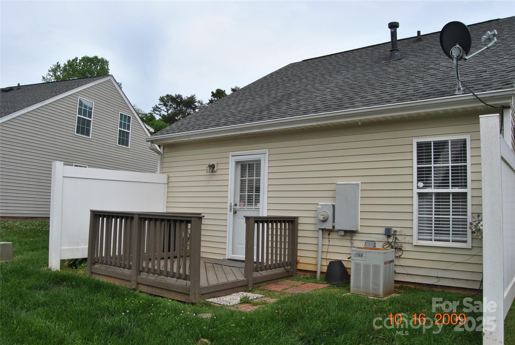 428 Lexie Lane 100