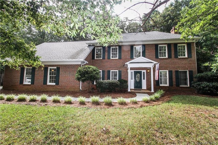 Well maintained one-owner home, updates Roof('09) & HVAC & W/H('12),New 2 Garage door, more features...formal entry,abundant windows throughout,great flow,Large Family rm off Kitchen w/ brick f/p & gas logs. Spacious kitchen,good cabinet space, bay window eat-in area,Huge Sunroom w/ wet bar sink, Master BR w/ trey ceiling, Master BA has separate tiled shower/garden tub,nice size secondary BR's, plus a huge bonus/BR(approx.25x25) w/ stair access from Kitchen. Mature landscaping,private back yard.