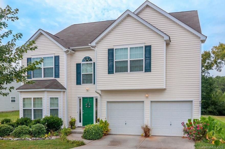 This one has it all folks...Space, Location, Move-In Ready!  Well kept 5 bedroom home with a formal living room, formal dining room, sunken family room w/wood burning fireplace, large kitchen, and 2 story foyer with open rails.  This is the home you have been waiting for.  A must see today!