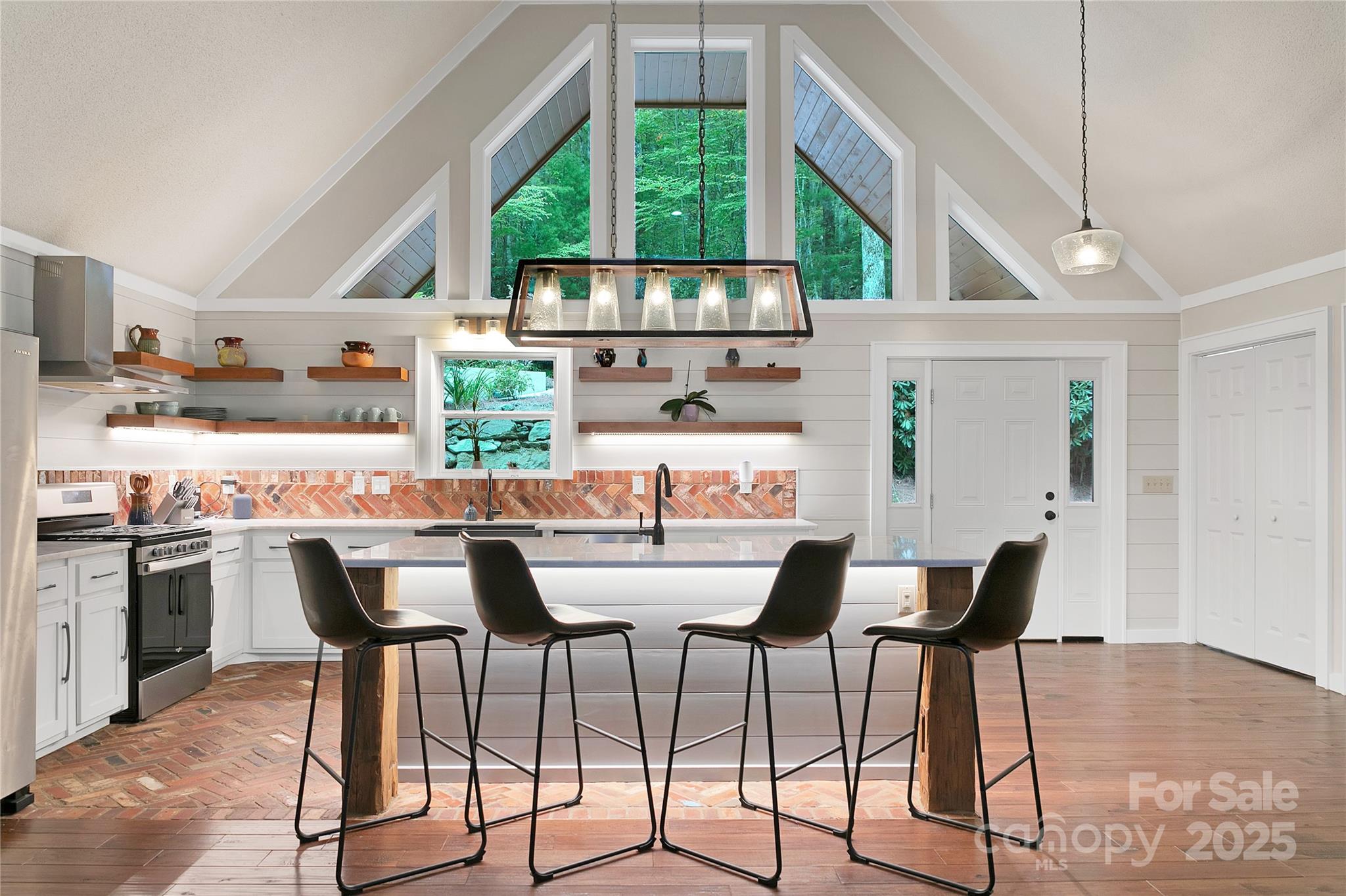 Country Club Estates - Residential