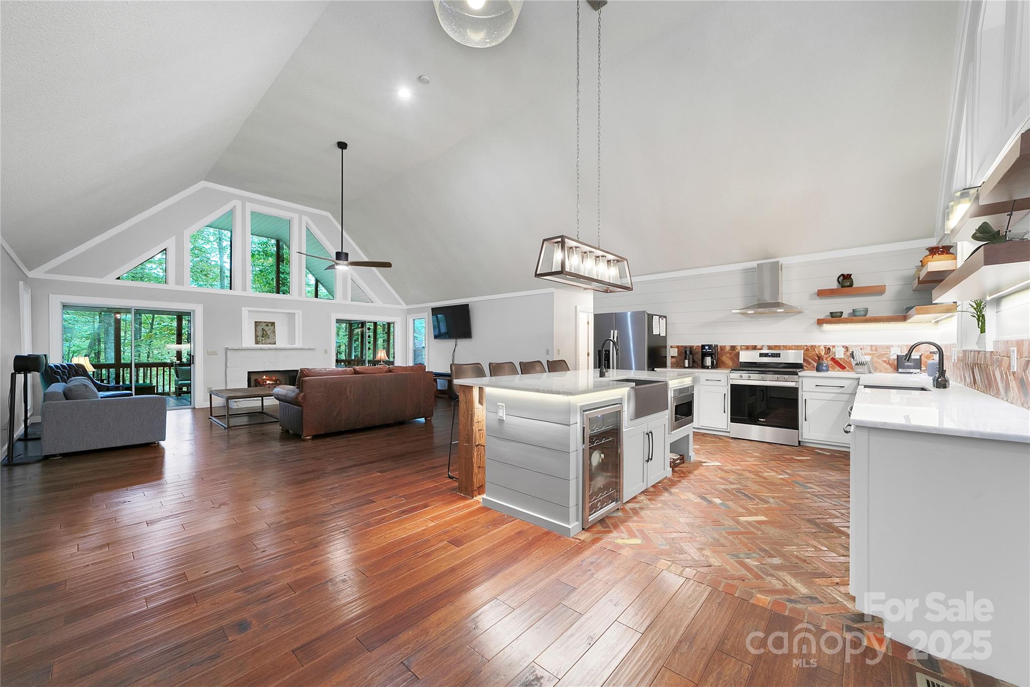 Country Club Estates - Residential