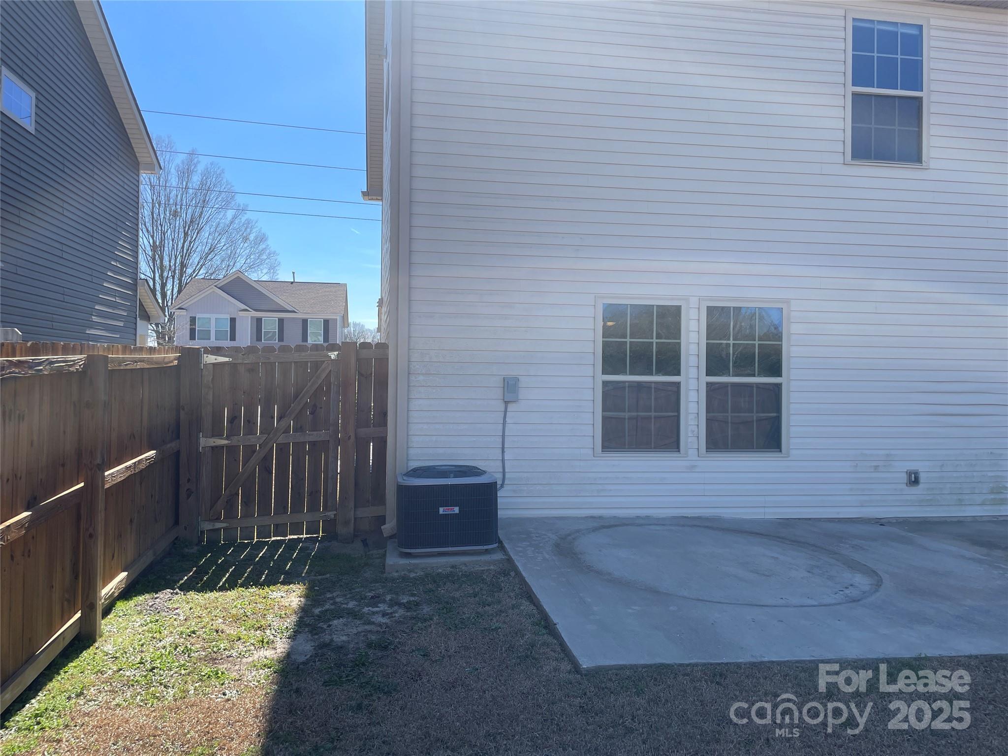 Hunters Crossing - Residential Lease