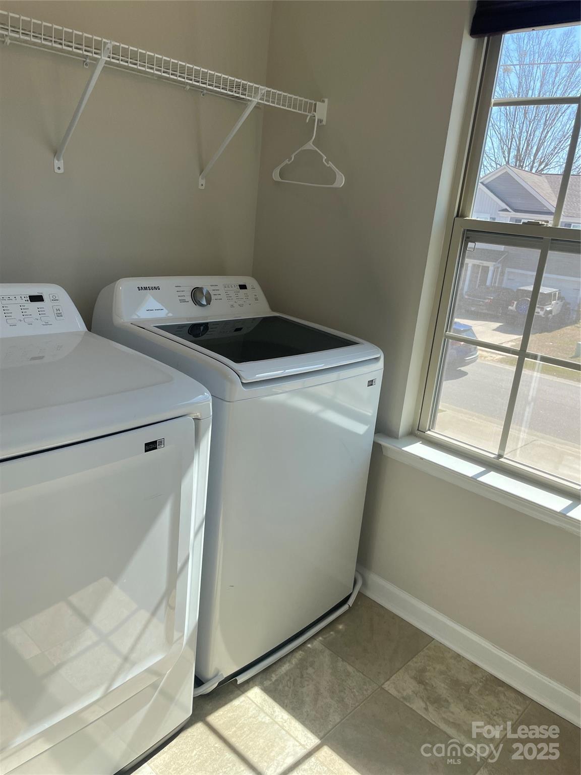 Hunters Crossing - Residential Lease