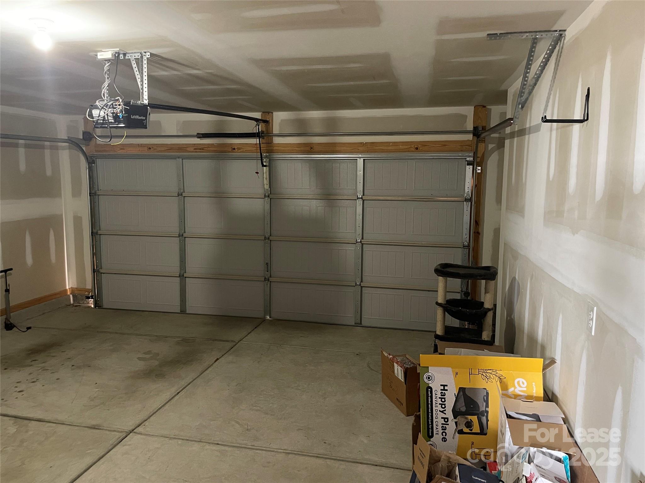 Hunters Crossing - Residential Lease