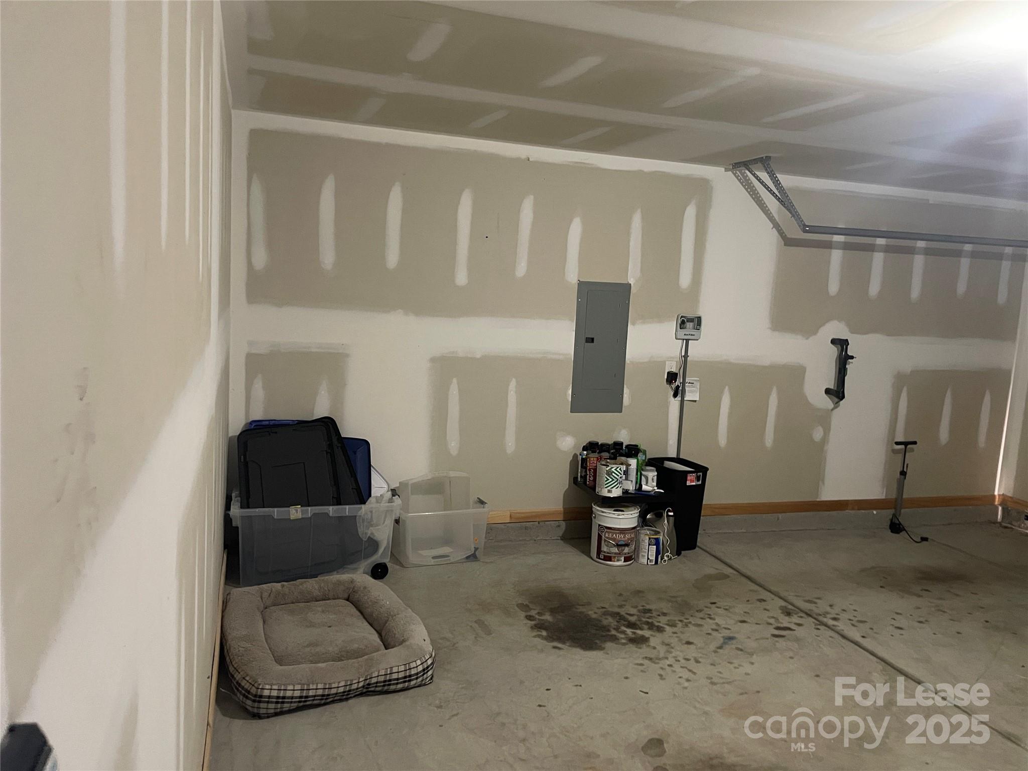 Hunters Crossing - Residential Lease