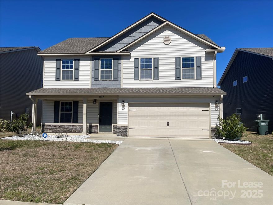 This spacious 4-bedroom, 2.5-bathroom single-family home is situated in the desirable Hunters Crossing Subdivision. All bedrooms are upstairs. Enjoy entertaining with an open floor plan. Fenced in yard with plenty of room, and large closets.