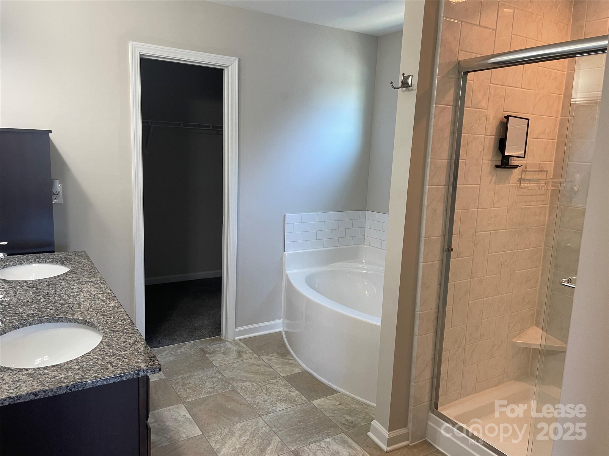 Hunters Crossing - Residential Lease