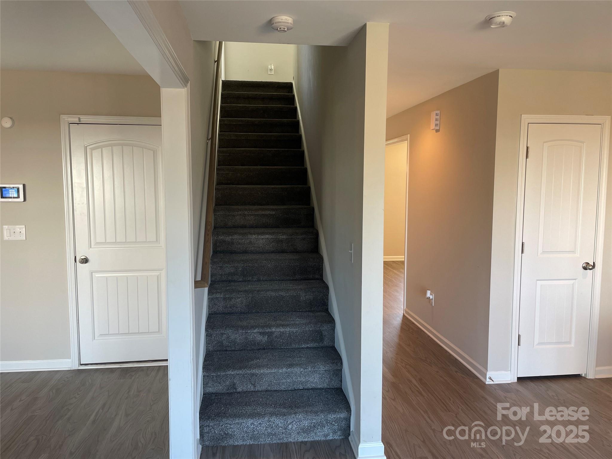 Hunters Crossing - Residential Lease