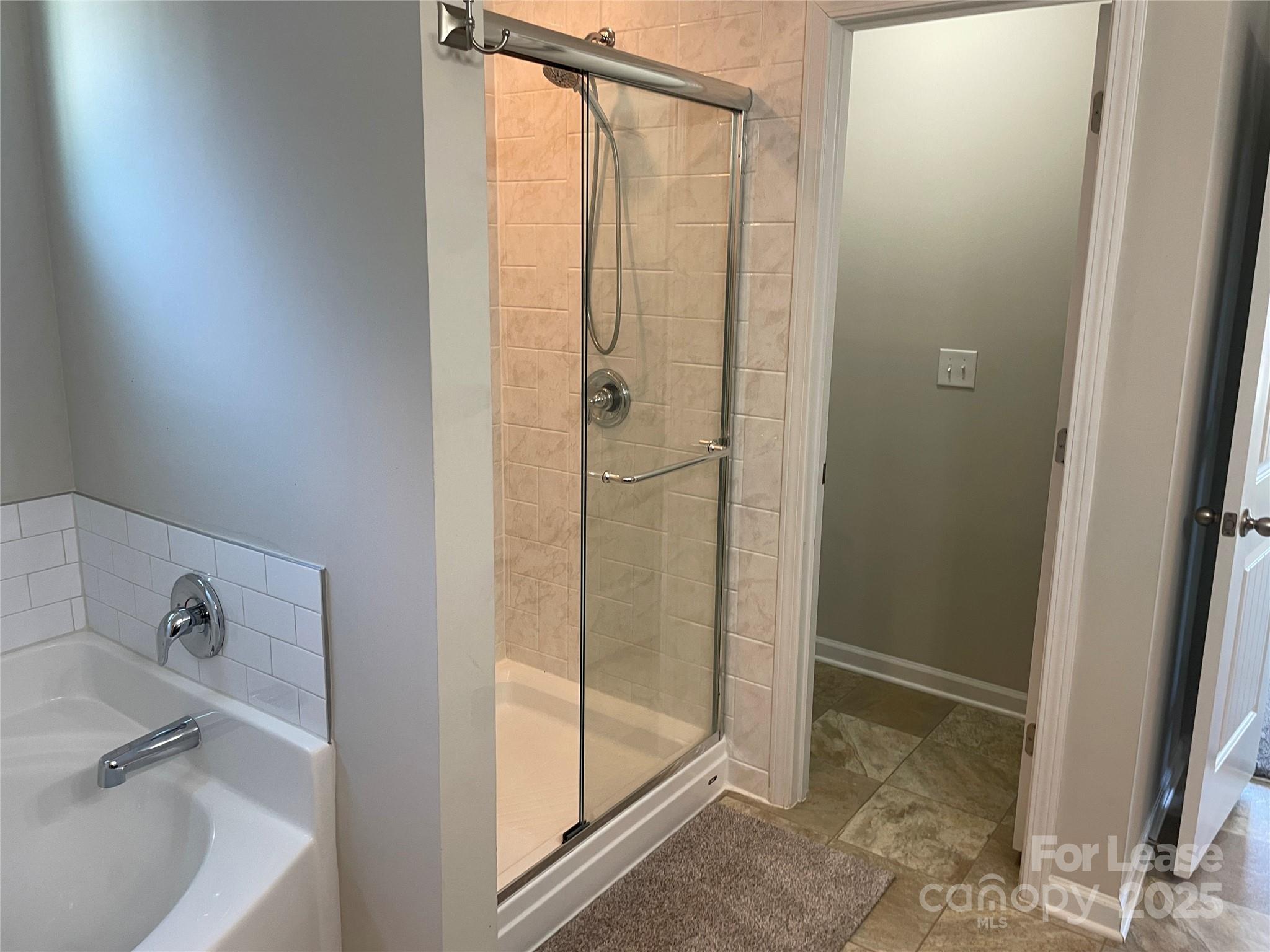 Hunters Crossing - Residential Lease