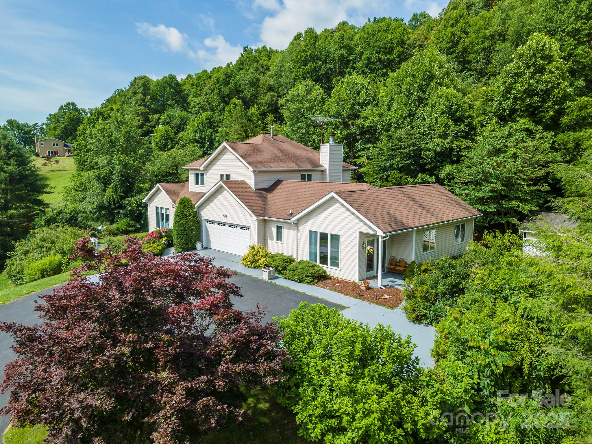 12 Apple Tree Way