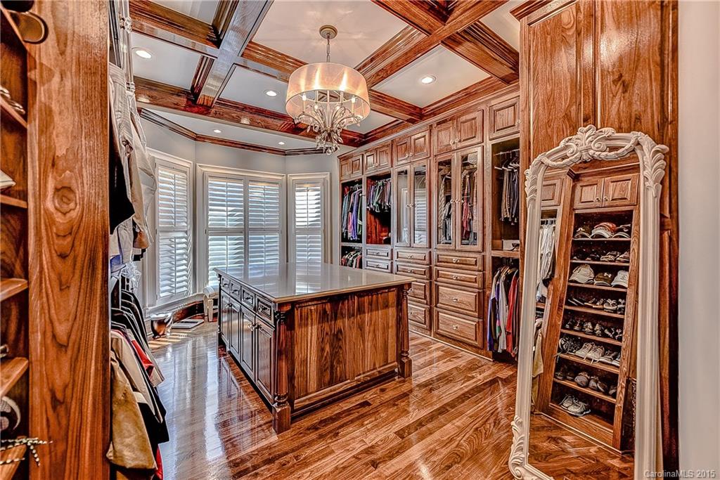 The Peninsula - Residential