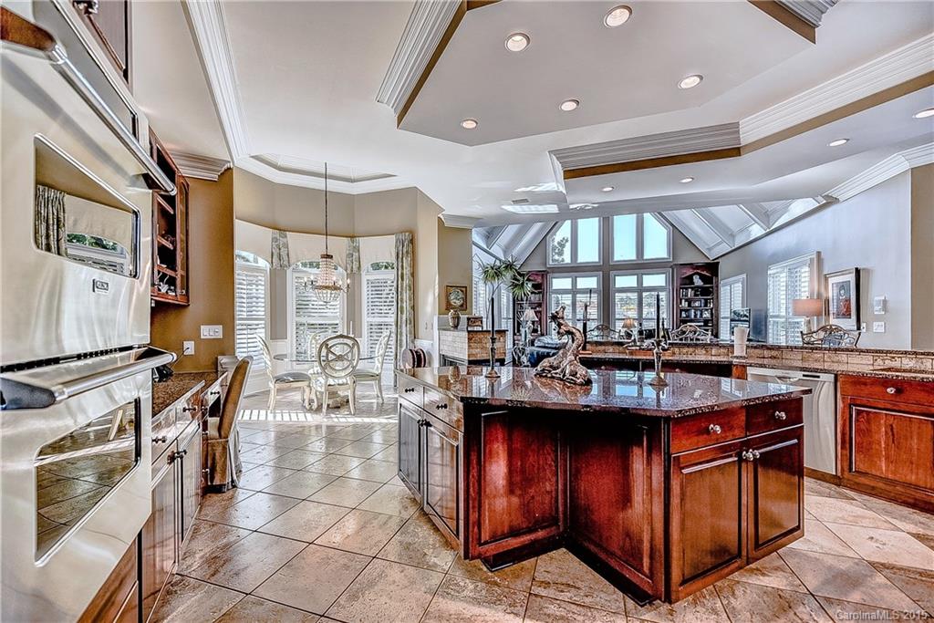 The Peninsula - Residential