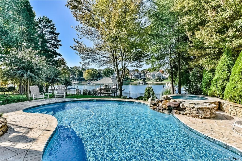 The Peninsula - Residential