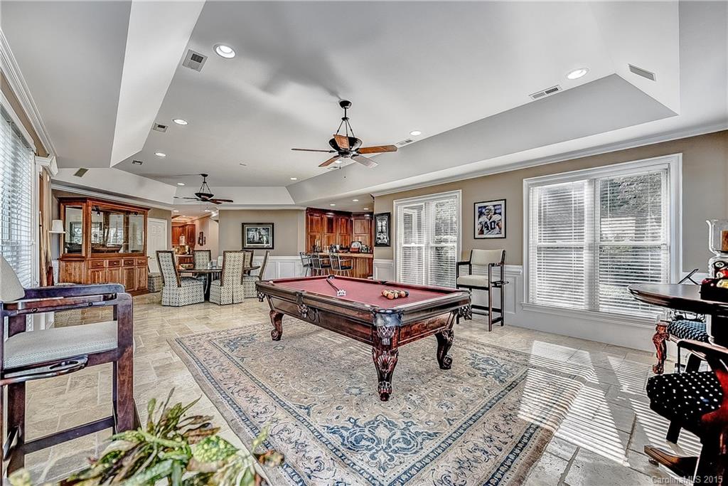 The Peninsula - Residential