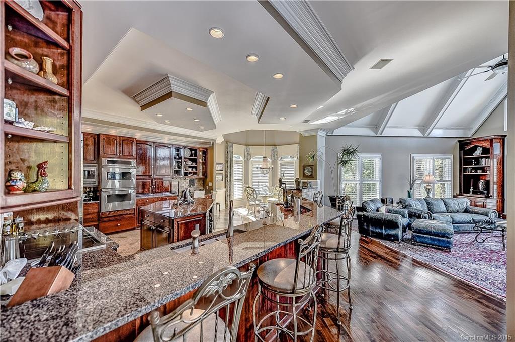 The Peninsula - Residential