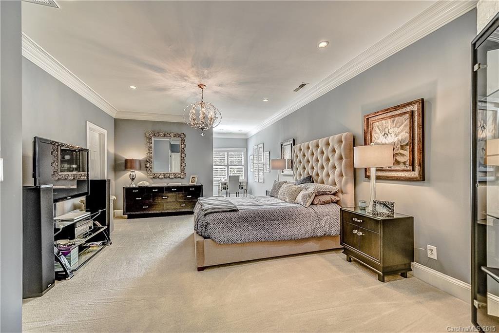 The Peninsula - Residential