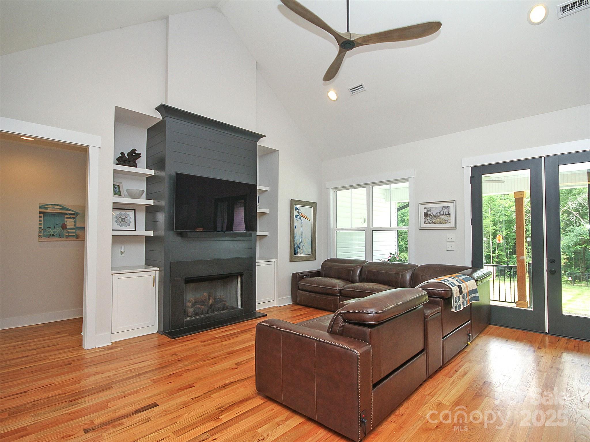 Sanders Landing - Residential