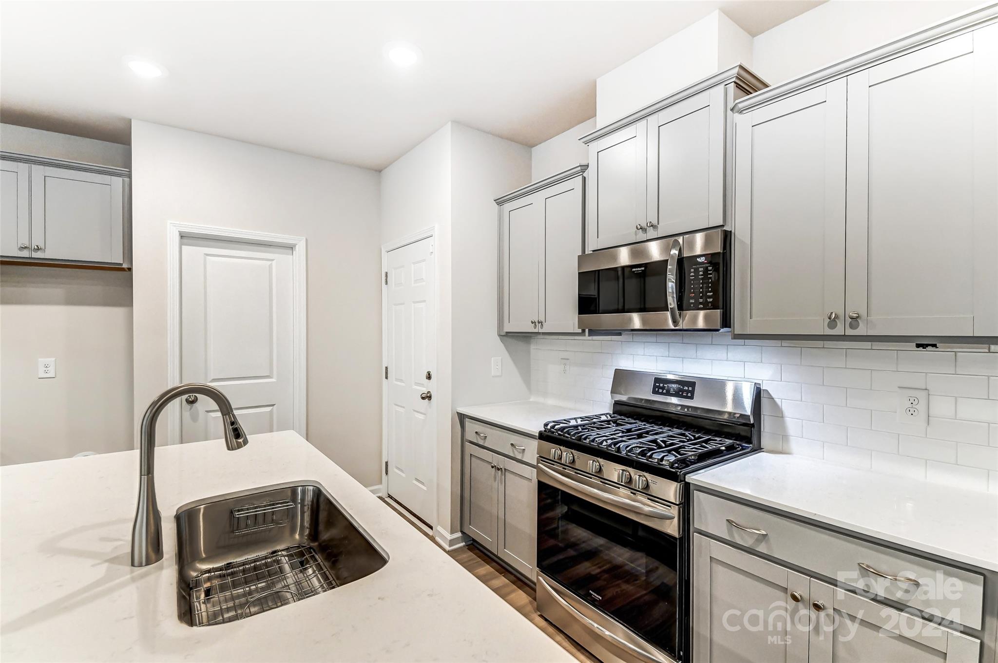 Falls Cove at Lake Norman - Residential