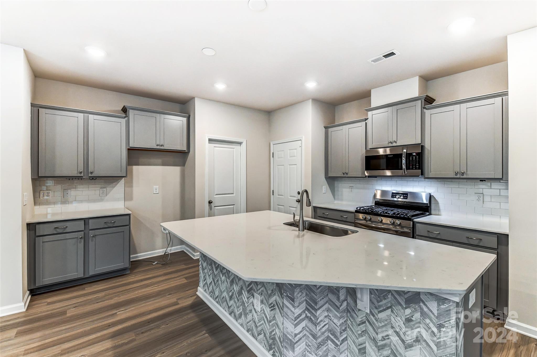 Falls Cove at Lake Norman - Residential