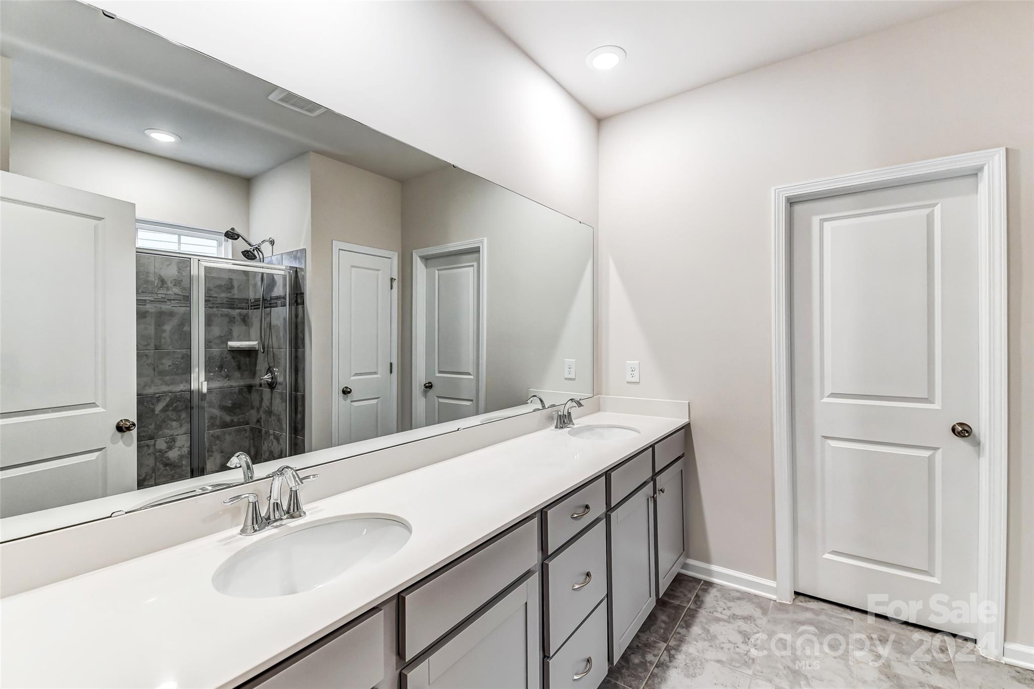 Falls Cove at Lake Norman - Residential