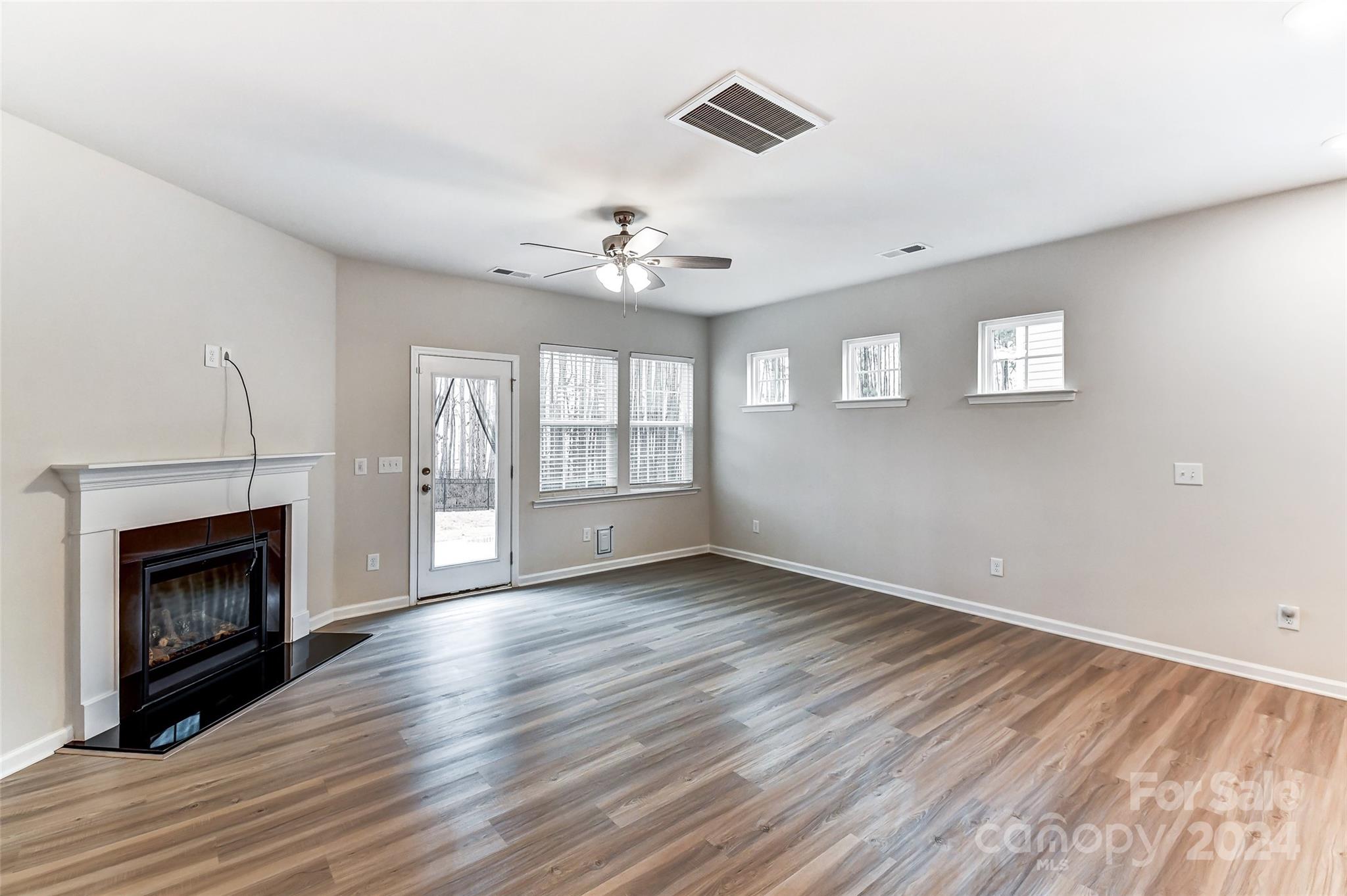 Falls Cove at Lake Norman - Residential