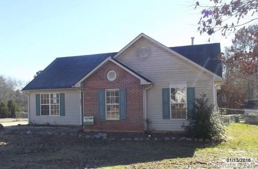 Priced well below tax value!  One level 3 bedroom 2 bath on a quiet culdesac street.  Country living but close to everything.  Huge flat fenced back yard for pets and children.  Put this on your list of must see homes!