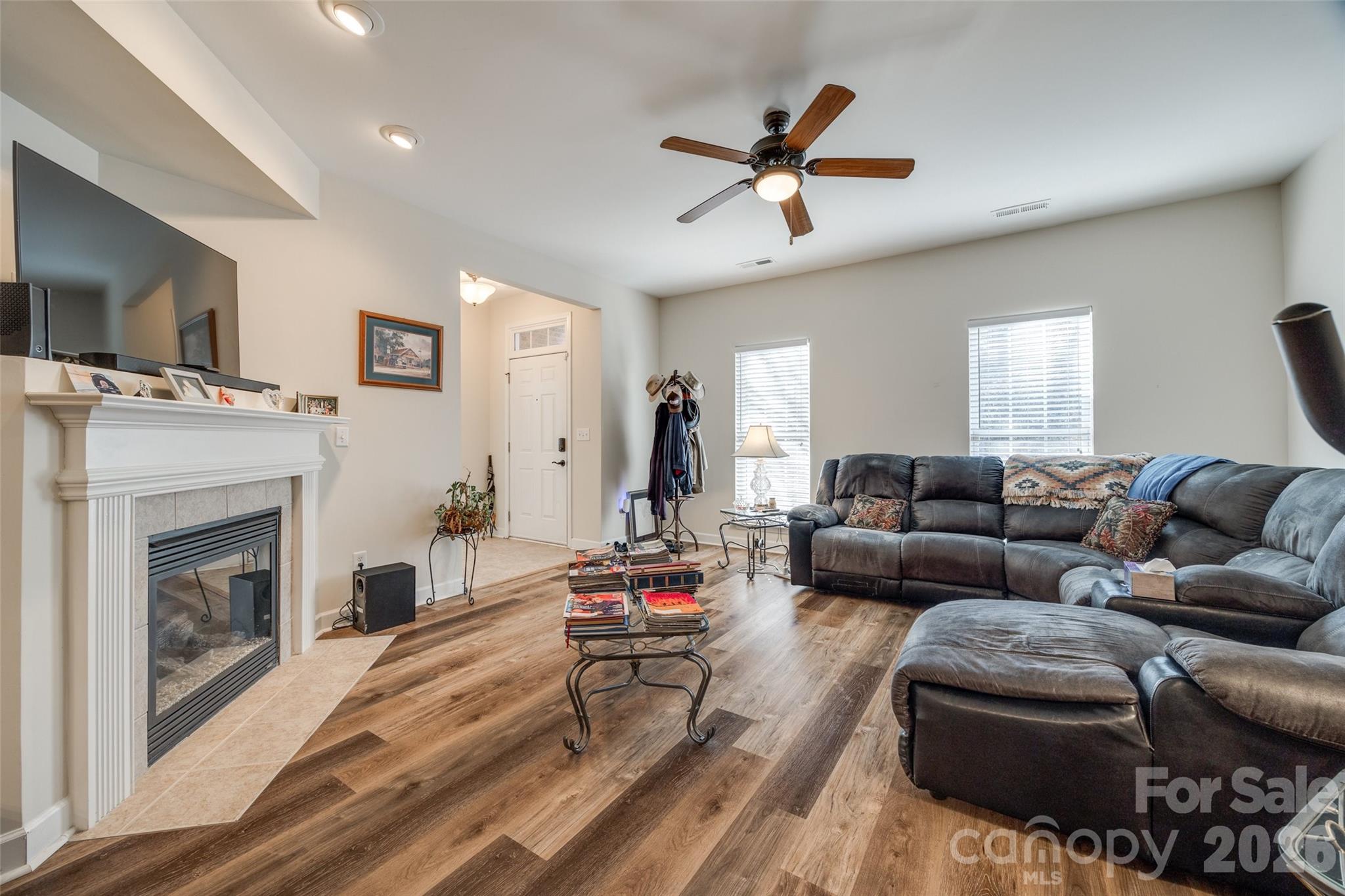 2023 Aragon Lane