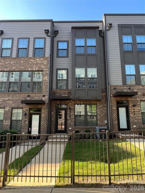 Photo of 448 W Tremont Avenue, Charlotte, NC 28203 (MLS # 4396422)