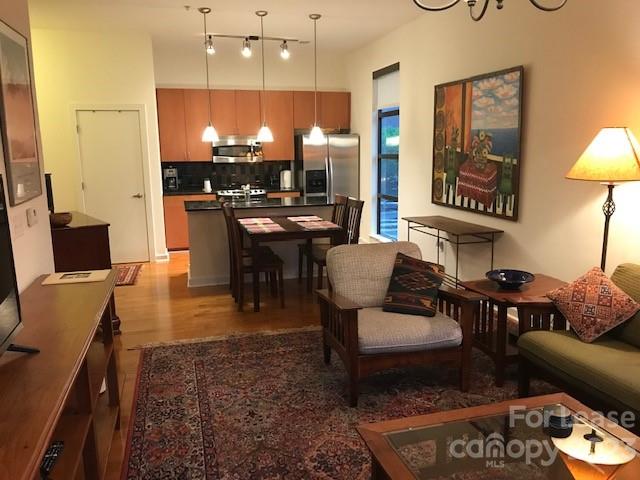 Photo 1 of 10 — 525 6th Street, Charlotte, NC 28202