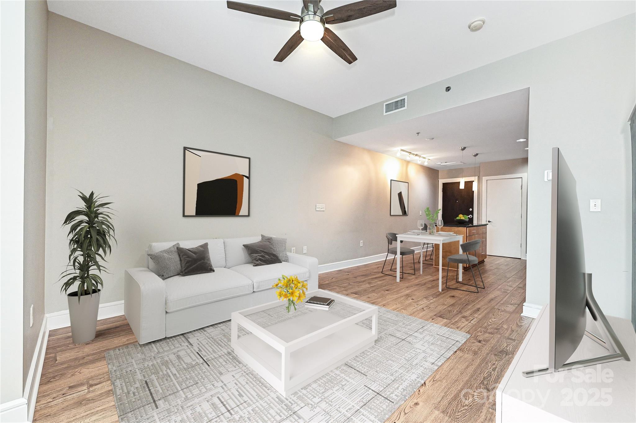 333 W Trade Street 810
