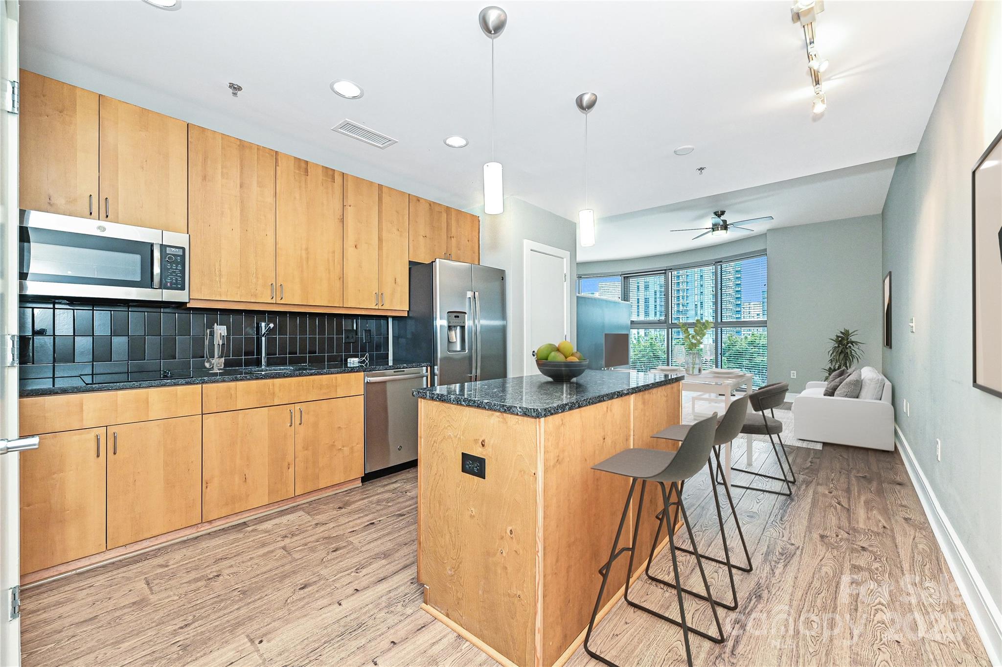 333 W Trade Street 810