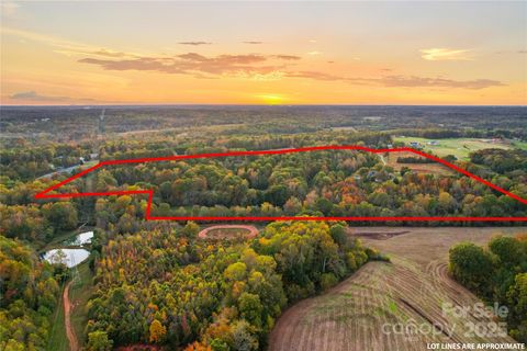 Photo of 213 Rustic Road, Mooresville, NC 28115 (MLS # 4315625)