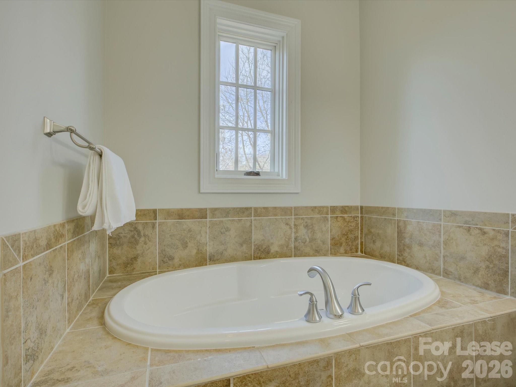 Parkwood Knoll - Residential Lease