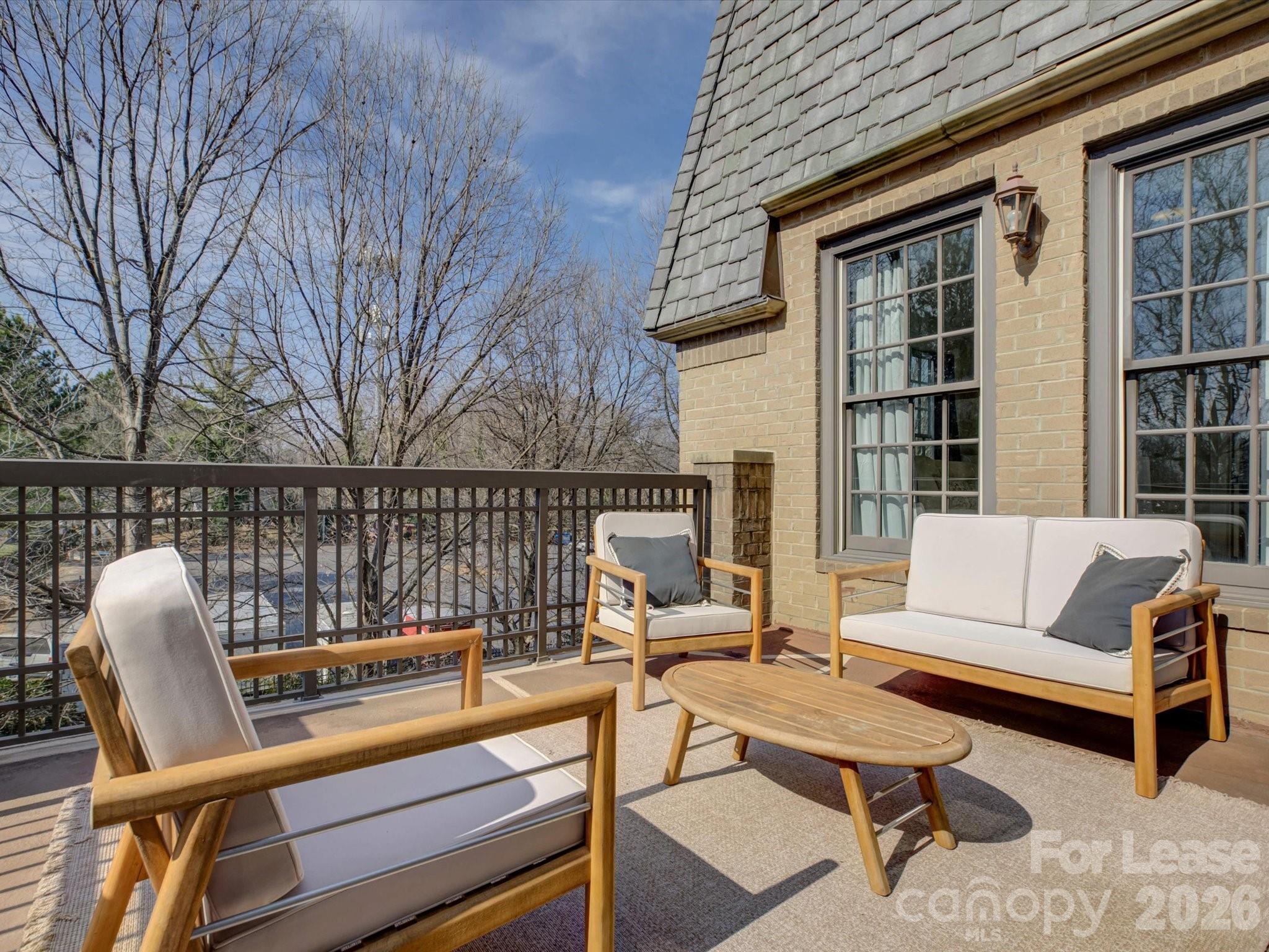 Parkwood Knoll - Residential Lease