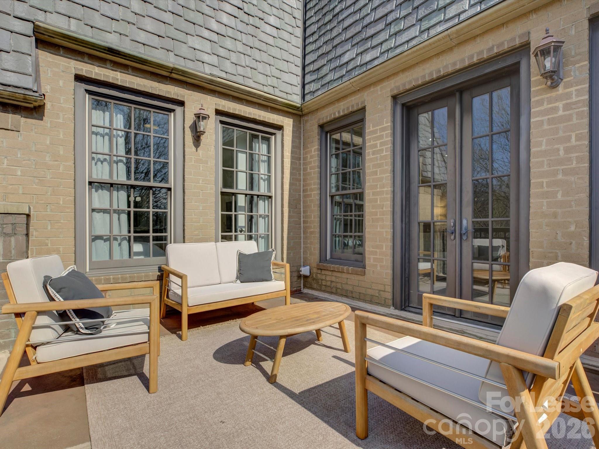 Parkwood Knoll - Residential Lease