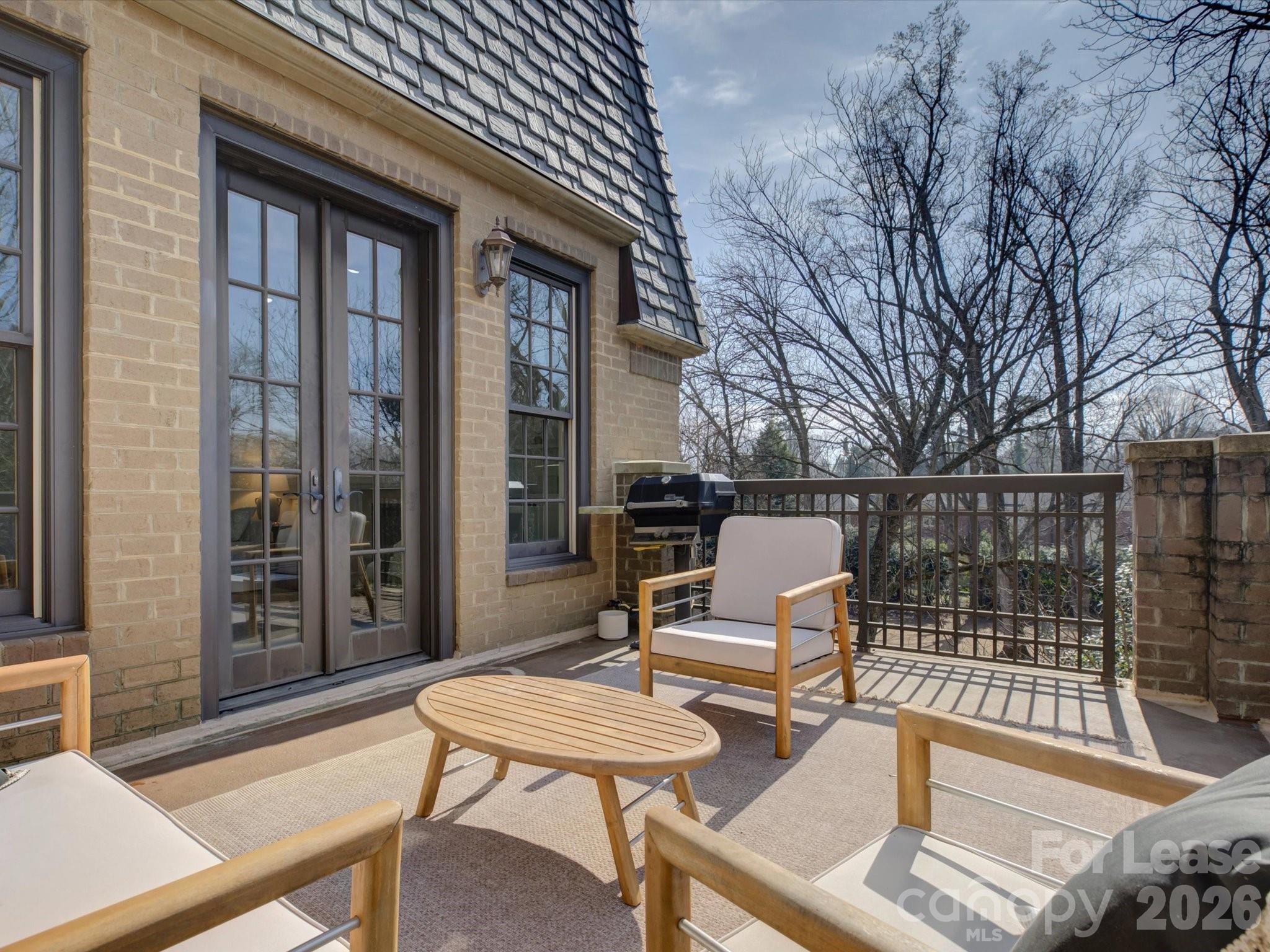 Parkwood Knoll - Residential Lease