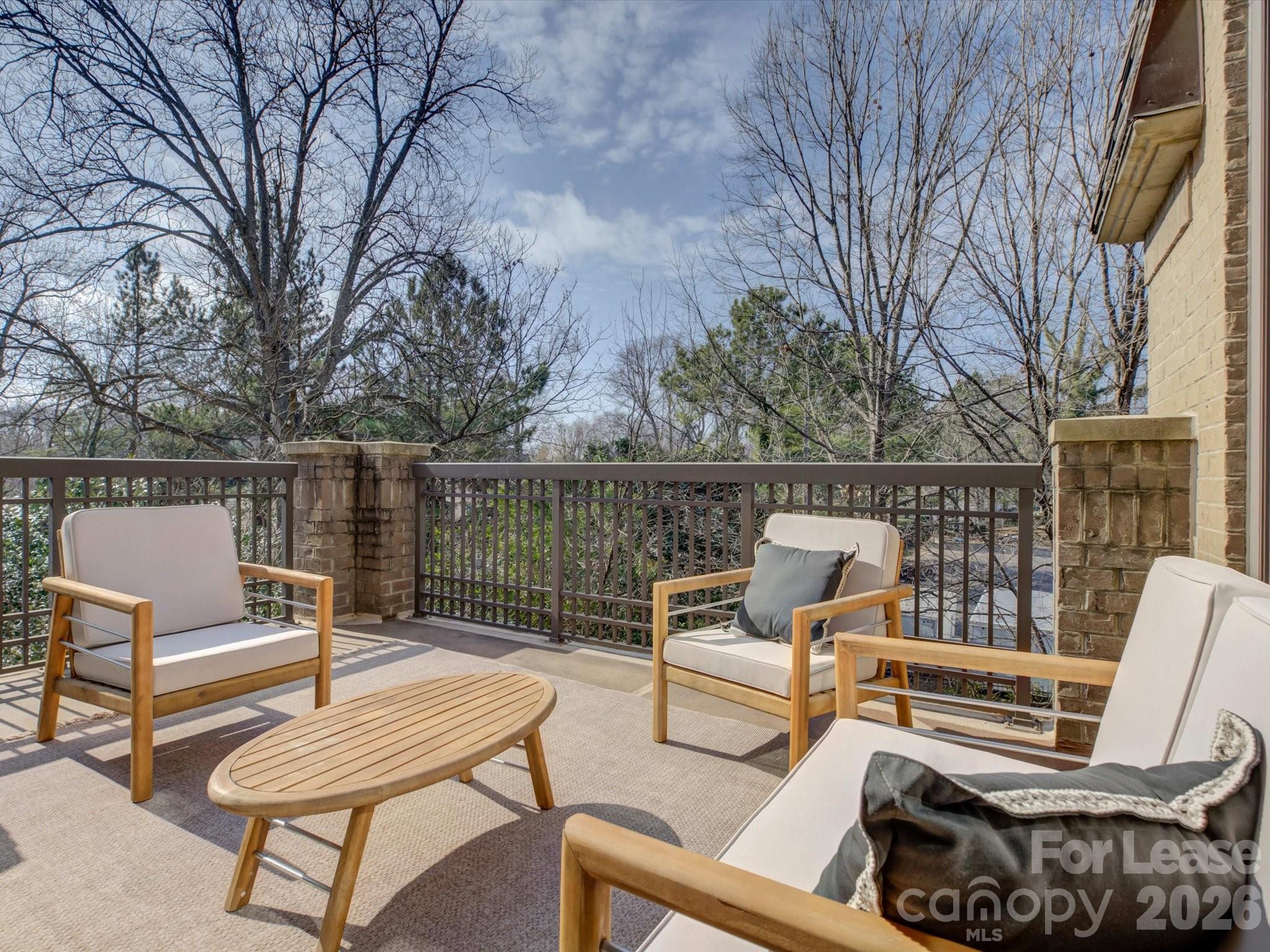 Parkwood Knoll - Residential Lease