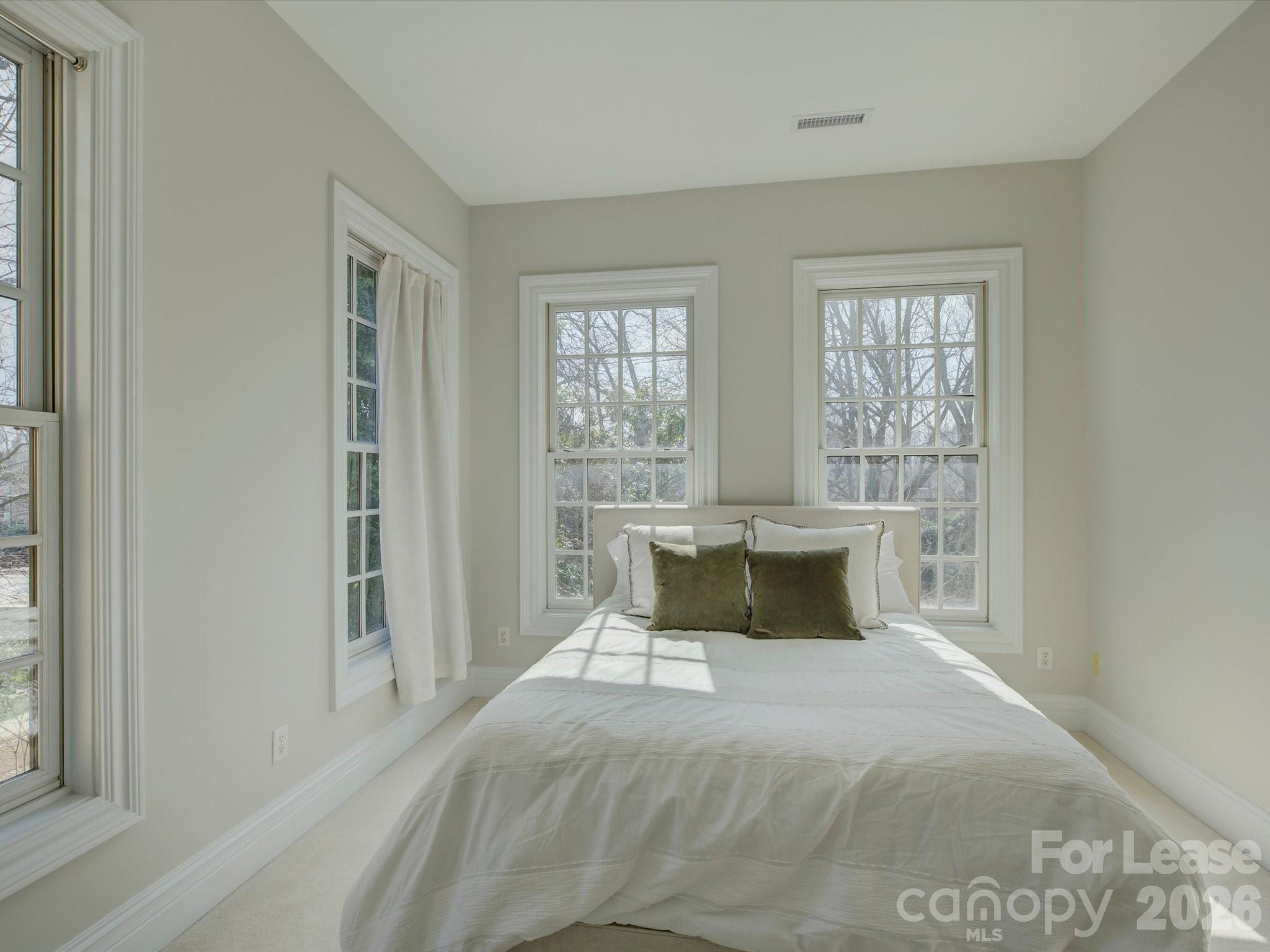 Parkwood Knoll - Residential Lease