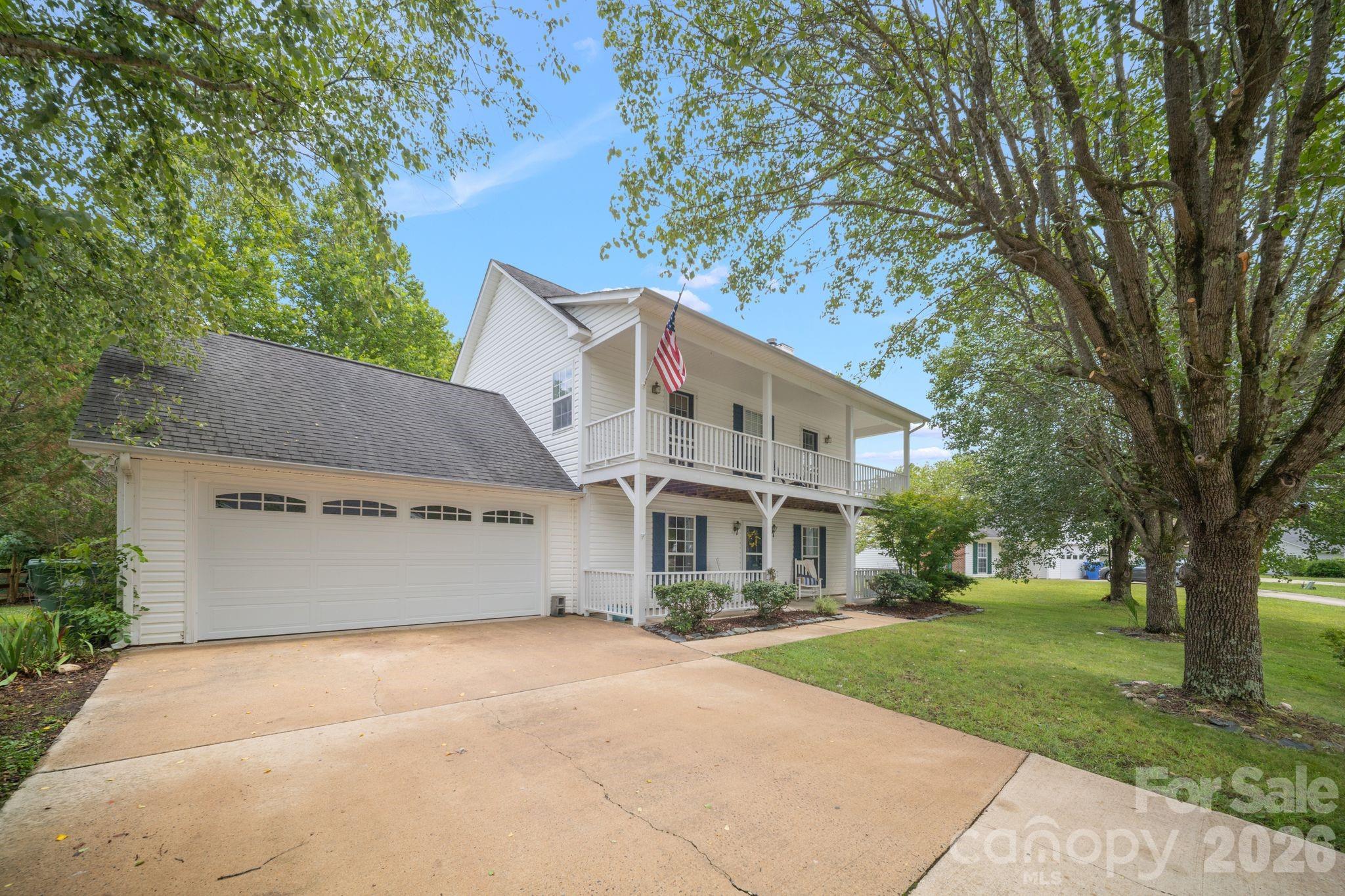 1040 Thorncrest Drive