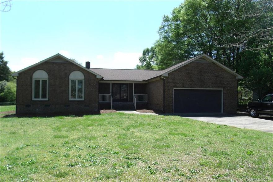 Remodeled full brick ranch. New roof and deck 2015. New granite countertops, new dishwasher, new electric cooktop, new over cooktop microwave, new oven, new ceramic tile, new carpeting, new laminate flooring all in either 2015 or 2016. Large bedrooms and closets. Huge 21x21 family room with wood burning fireplace. Eat in area in kitchen plus adjacent 8x16 bonus room that could be an additional eating area or office. Out of city limits within 1 mile of Ebenezer park with Lake Wylie access.