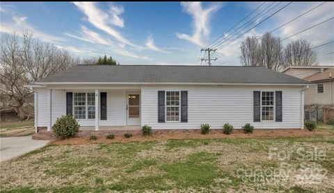 Photo of 5 S 1st Street, Belmont, NC 28012 (MLS # 4314829)